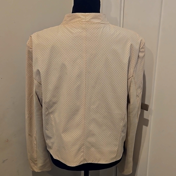 Ellen Tracy Elegant Cream Women's Jacket - Picture 3 of 8